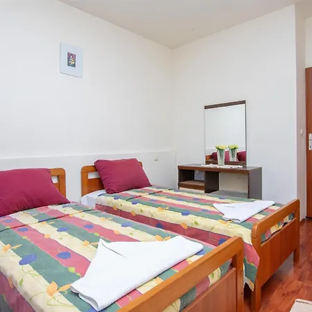 Iva Apartament Omiš