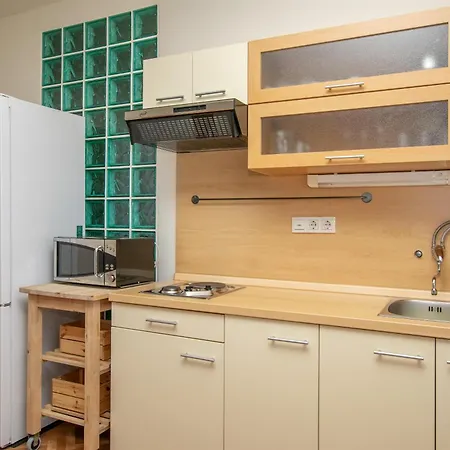 Iva Apartament *