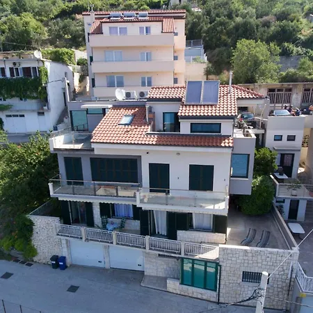 Iva Omiš